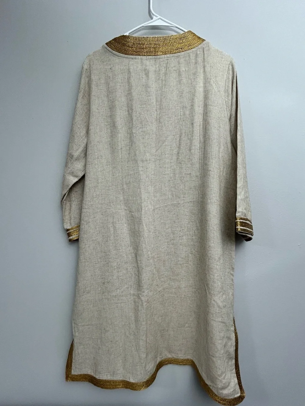 Coldwater Creek Cream Tunic with V Neck Gold Trim Accents Linen Blend Size L - Picture 2 of 13